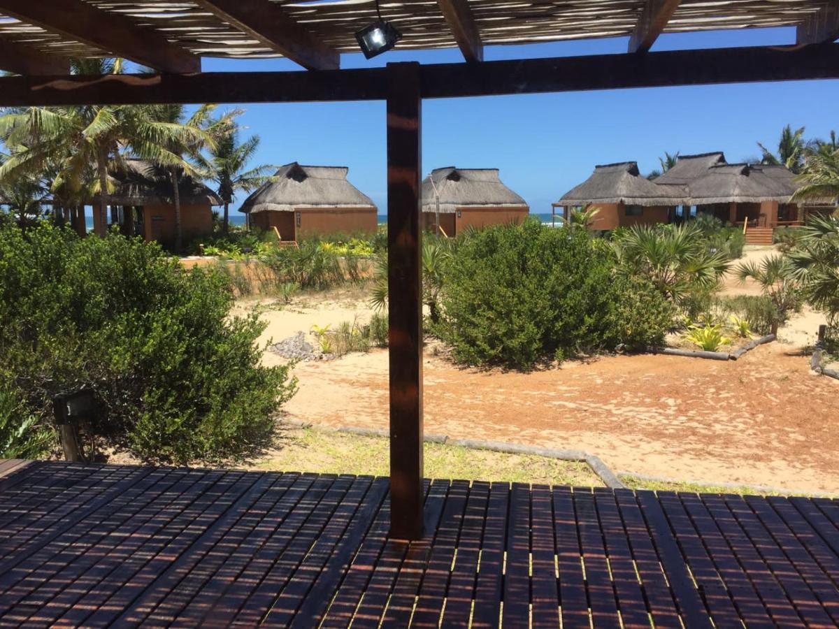 Eclectic Beach Retreat Cabo Nhamua Bagian luar foto