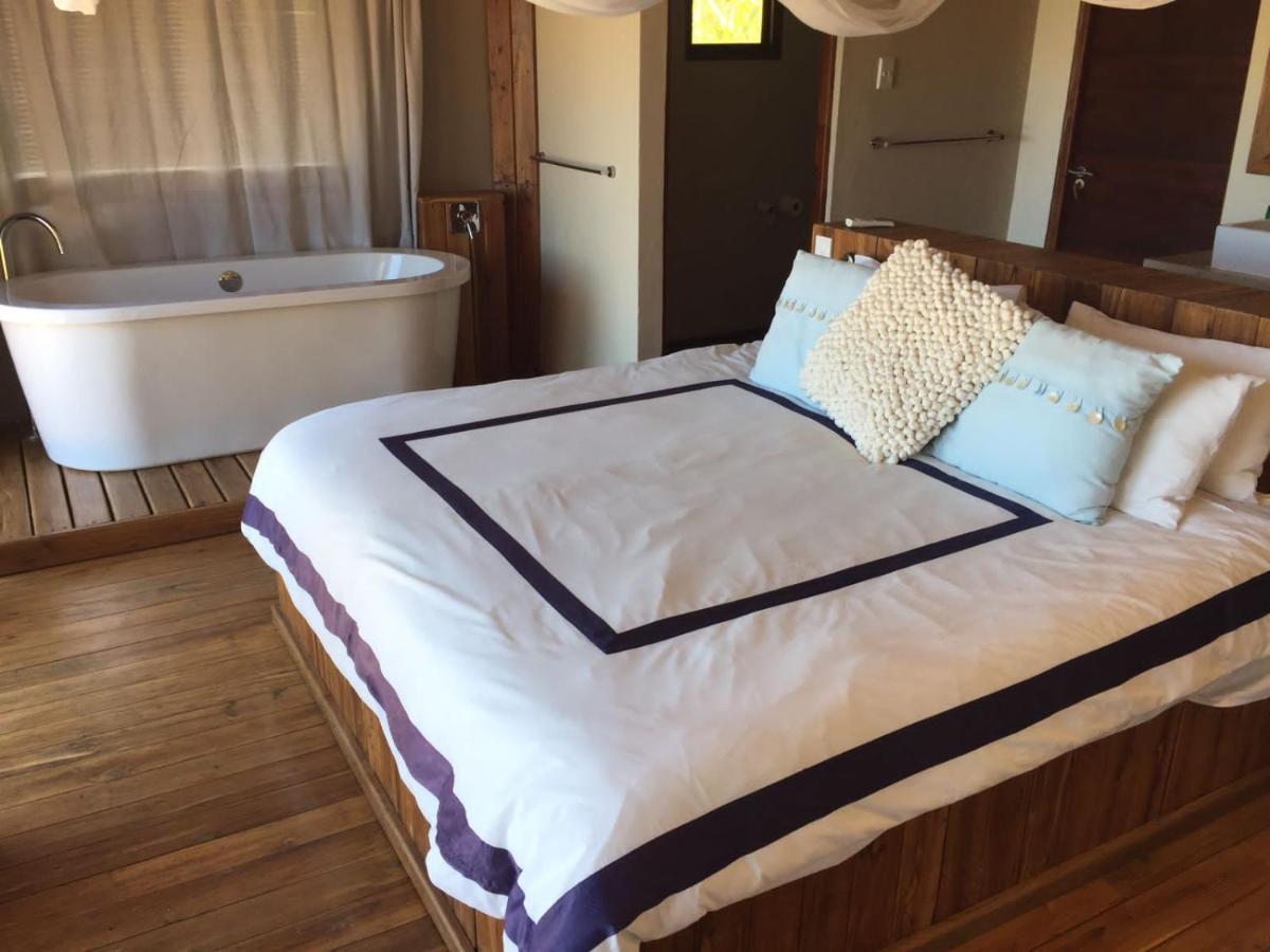 Eclectic Beach Retreat Cabo Nhamua Bagian luar foto