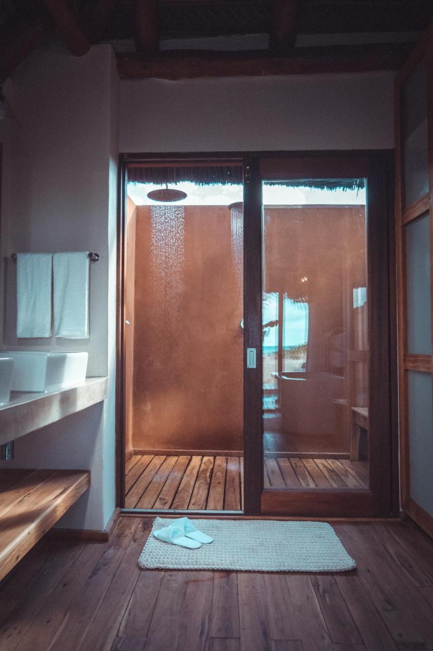 Eclectic Beach Retreat Cabo Nhamua Bagian luar foto