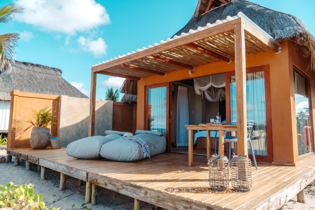 Eclectic Beach Retreat Cabo Nhamua Bagian luar foto