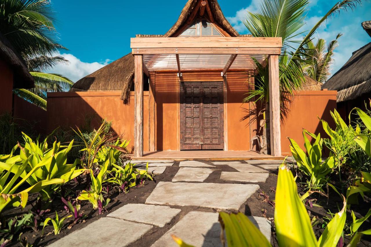 Eclectic Beach Retreat Cabo Nhamua Bagian luar foto