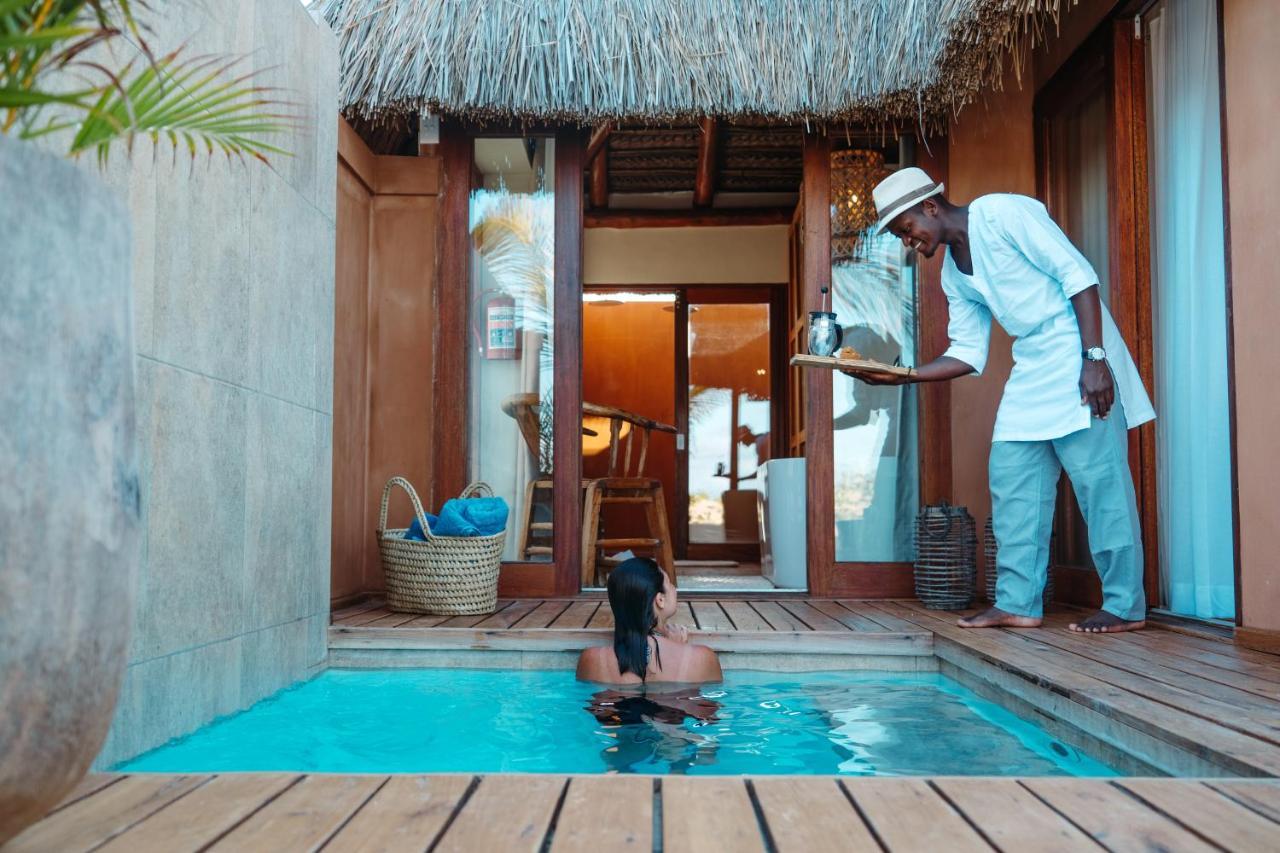 Eclectic Beach Retreat Cabo Nhamua Bagian luar foto