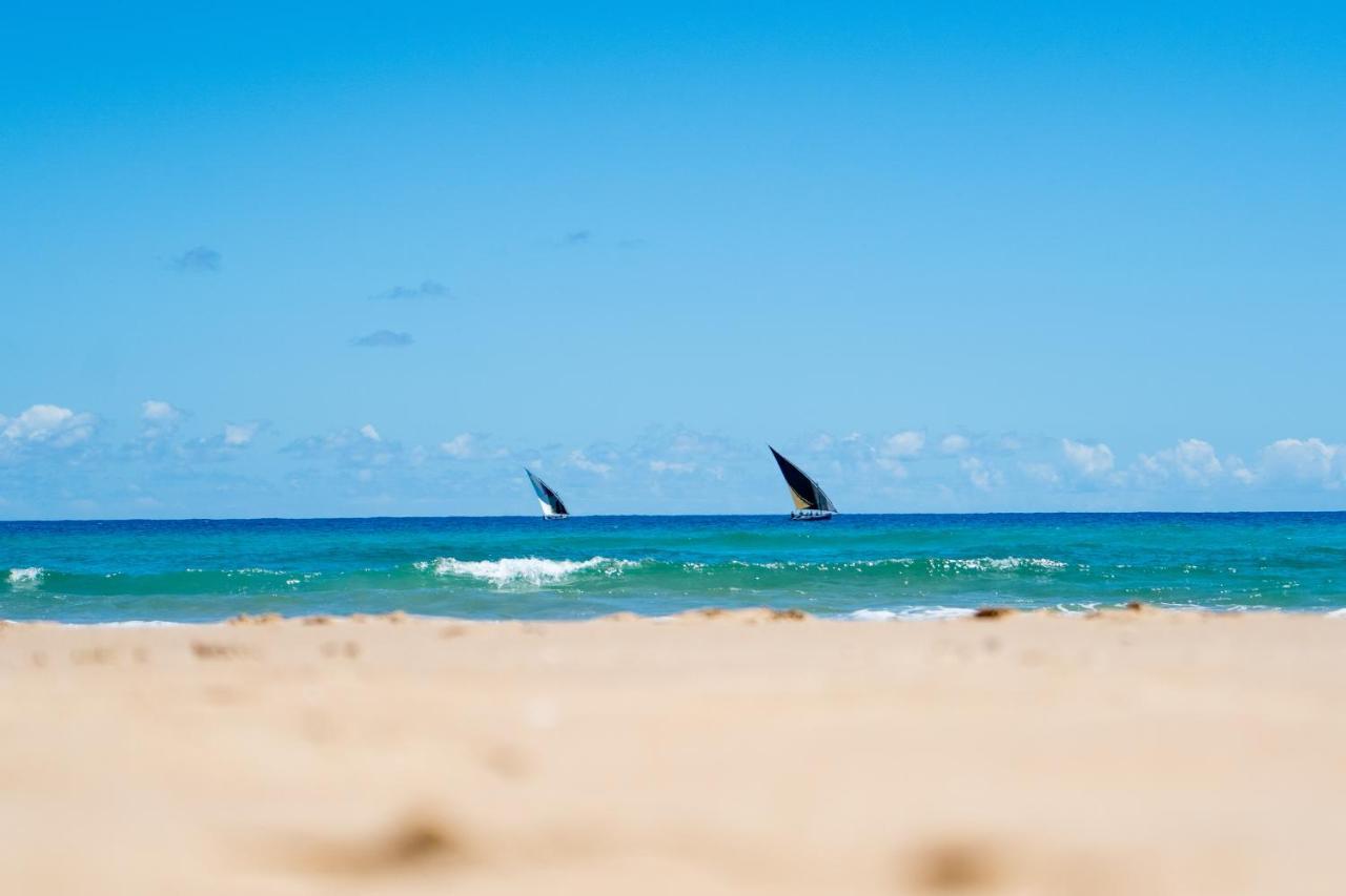 Eclectic Beach Retreat Cabo Nhamua Bagian luar foto