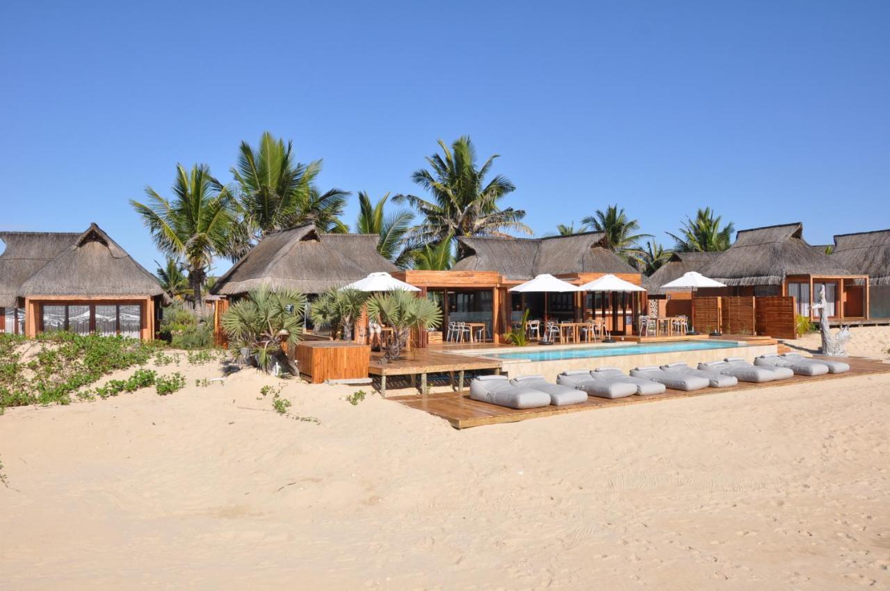 Eclectic Beach Retreat Cabo Nhamua Bagian luar foto